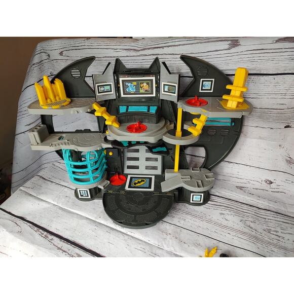 Fisher-Price Imaginext Batman Batcave Playset DC Super Friends Bat Cave Toy Set - Picture 4 of 9